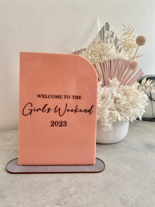 Event table sign rounded corner