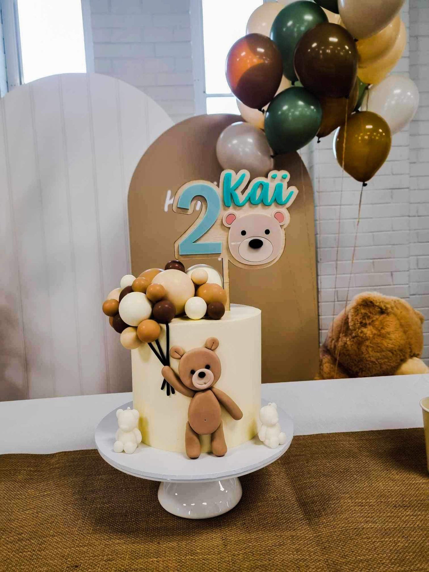 Teddy bear cake topper